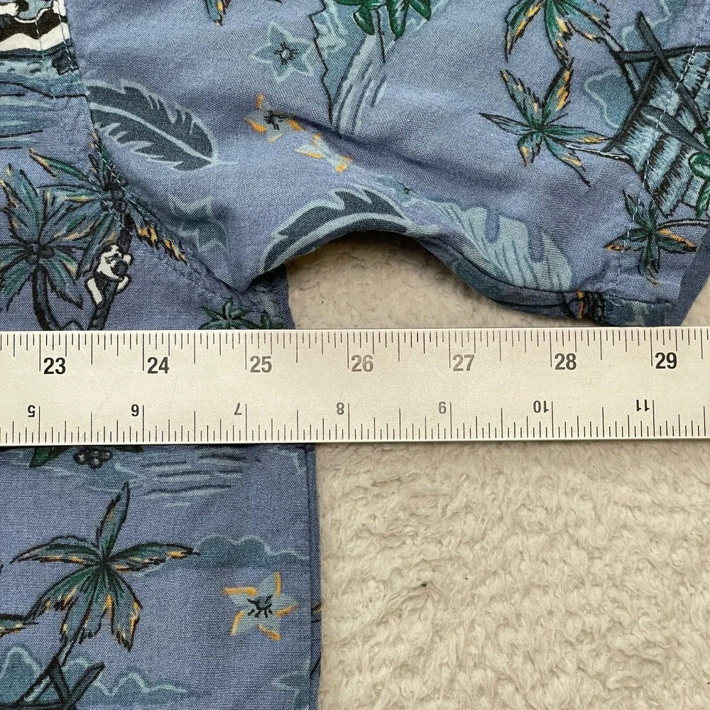 Big Dogs Shirt Men's Size XL Hawaiian Floral Short Sleeve Button Down